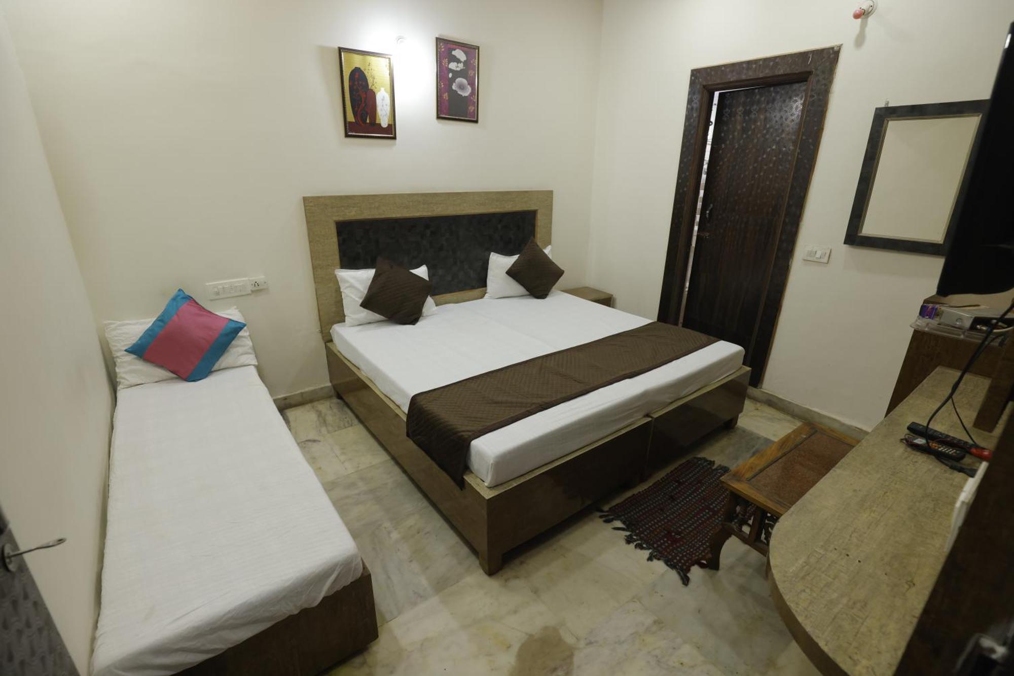 Basil Inn Home Stay Walking Distance From Taj Mahal Agra Agra  Esterno foto